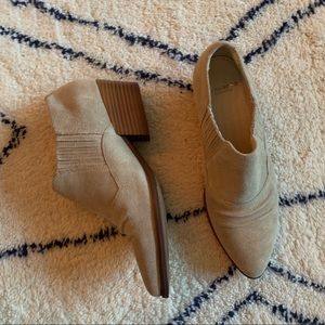 Vagabond tan suede ankle booties - never worn